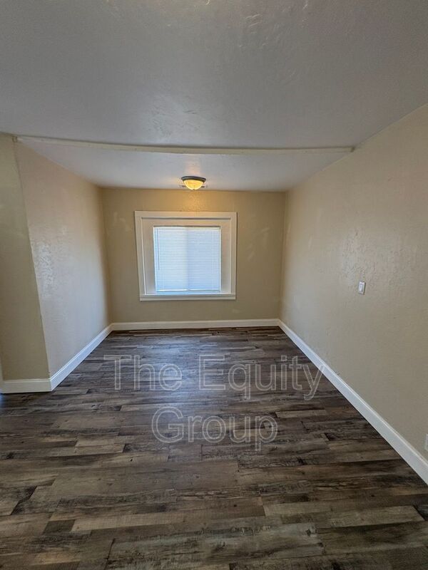 Building Photo - 13405 Ave 432