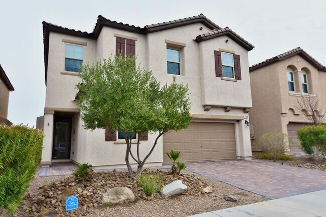 Foto del edificio - Gorgeous 3bed / 2.5bath home located in Tuscany!