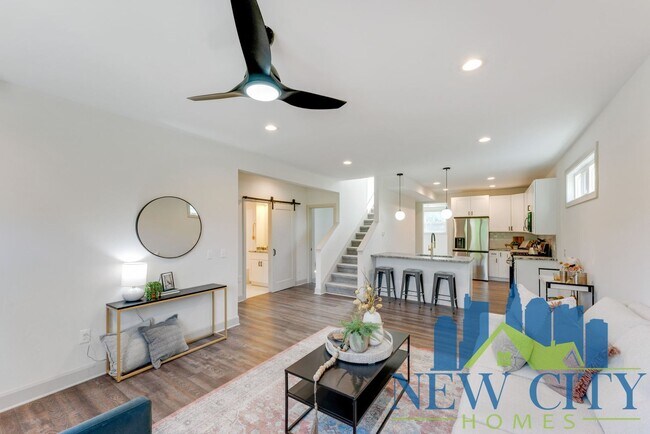 Building Photo - Amazing 4 Bedroom Renovation in Franklinton