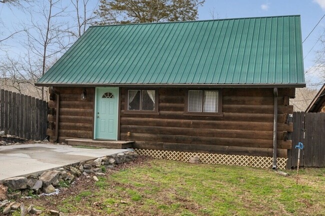 Building Photo - 6823 Piney River Road