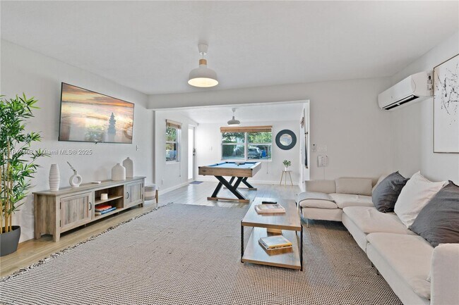 Foto del edificio - 300 SW 23rd St
