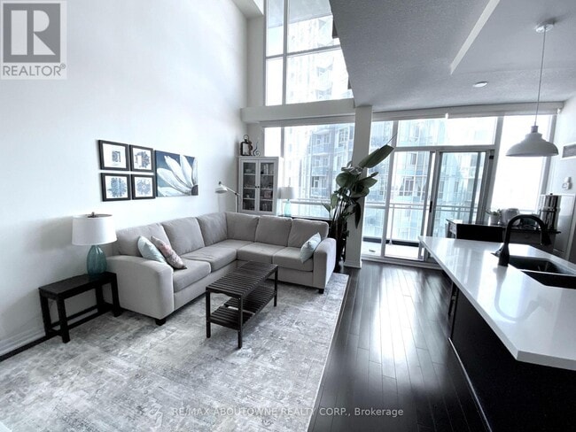 Building Photo - 223 Webb Dr