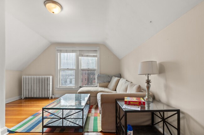 Foto del edificio - 1121 Leonard Pl