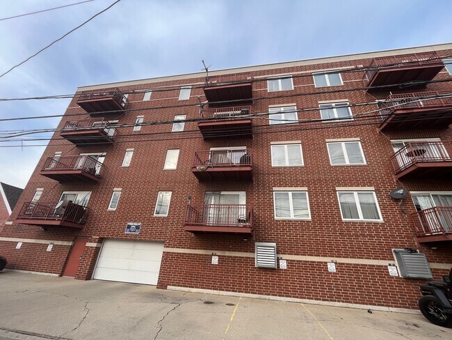 Building Photo - 6238 W 26th St