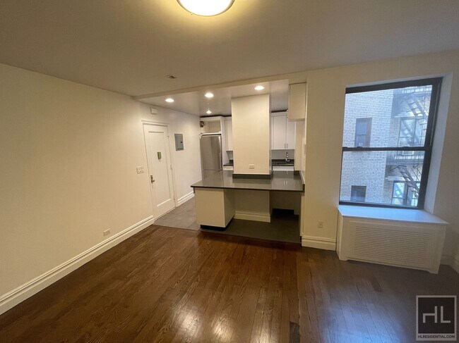 Building Photo - WEST 12 STREET