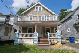 Building Photo - 2040 W 103rd St