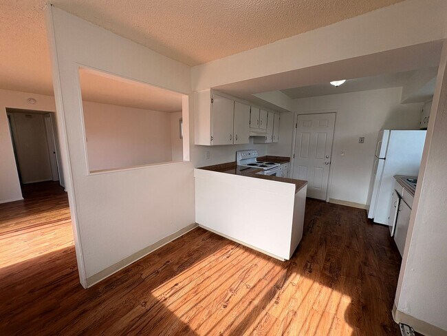 Building Photo - Sh314-316