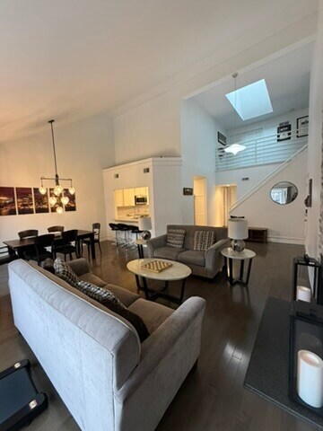 Building Photo - 4444 Lindell Blvd