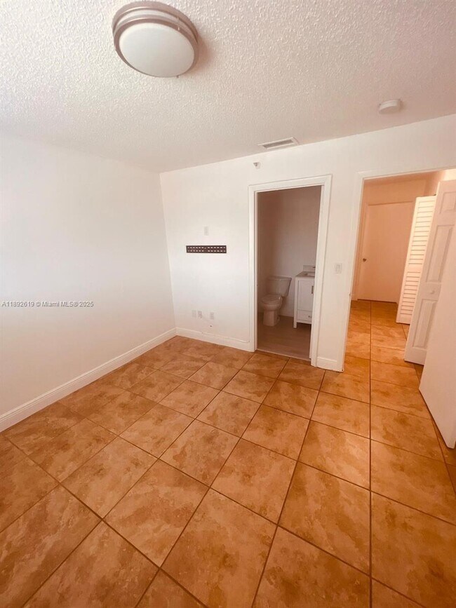 Foto del edificio - 7785 W 30th Ct