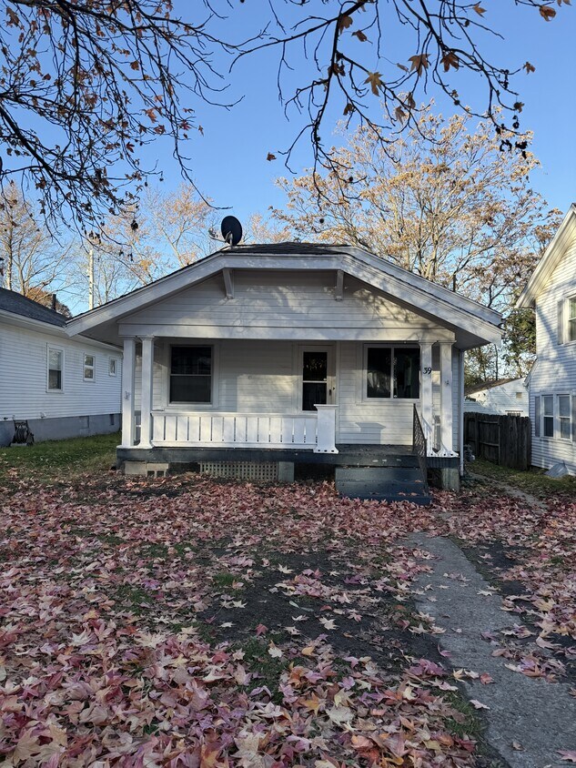 Primary Photo - 39 S Quentin Ave