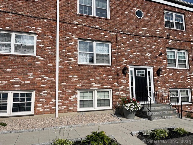 Building Photo - 12 Terrace Pl