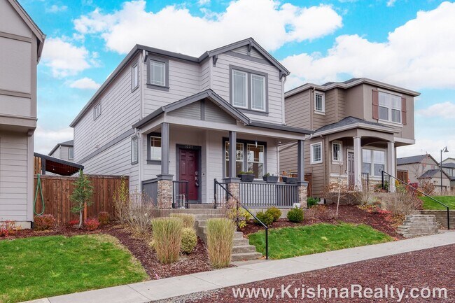 Building Photo - Exceptional 3BD* 2.5 BA* home in the North...