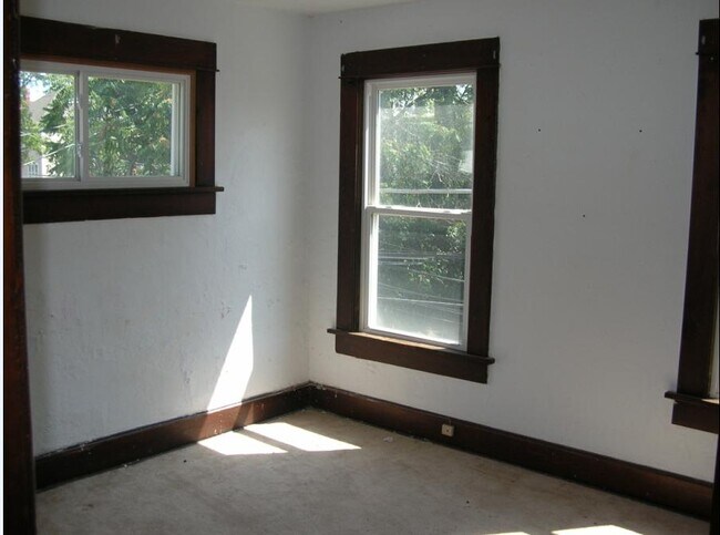 Foto del edificio - 1586 Indianola Ave