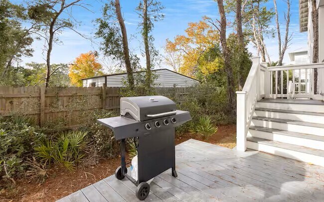 Building Photo - 318 Grande Pointe Cir