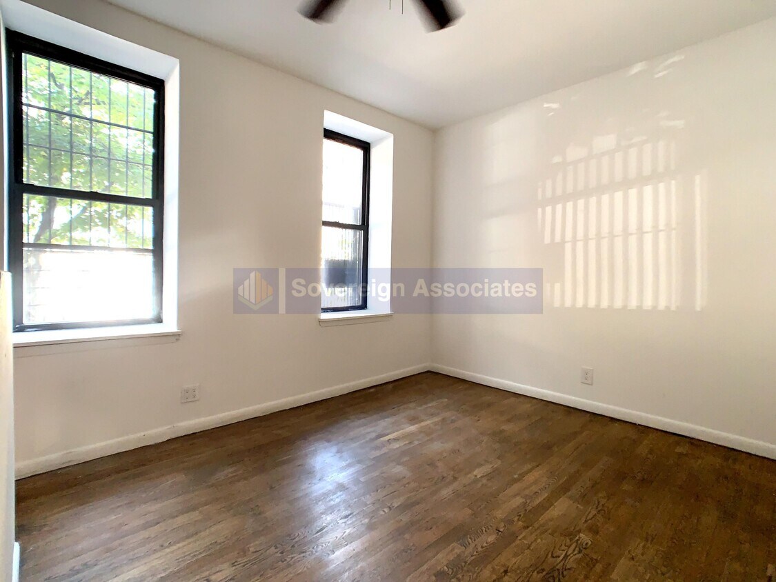 Primary Photo - 186 Claremont Ave