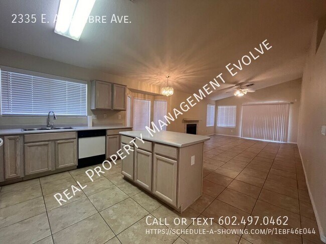 Building Photo - 2335 E Aire Libre Ave