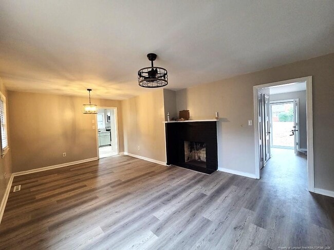 Foto del edificio - 1917 Catawba St