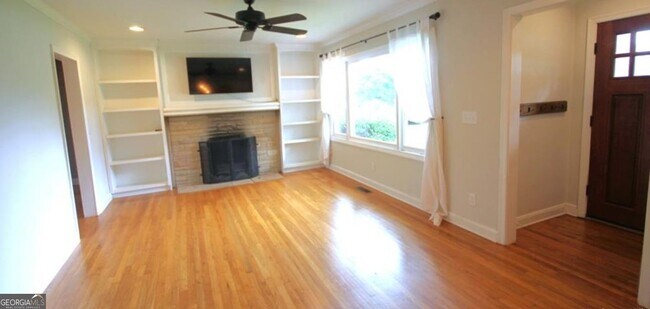 Foto del edificio - 3293 Covington Hwy