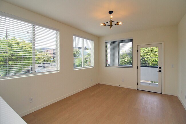 Foto del edificio - 7530 N Richmond Ave