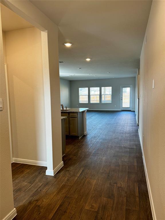 Foto del edificio - 115 Bethpage Dr