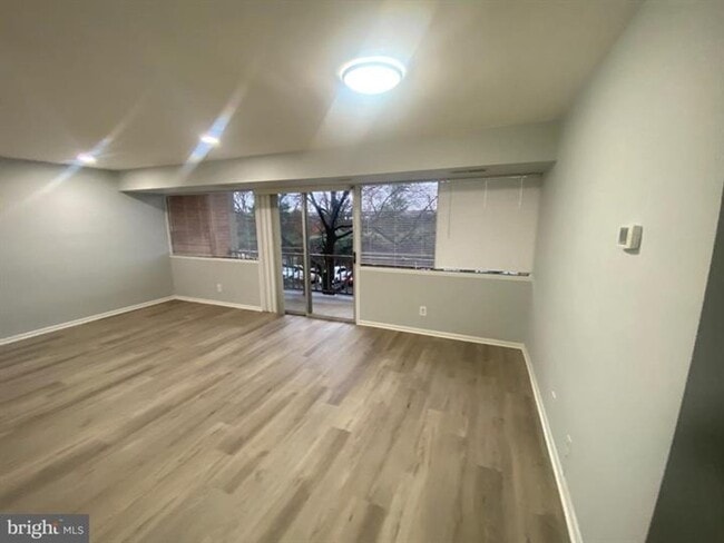 Foto del edificio - 5801 Quantrell Ave