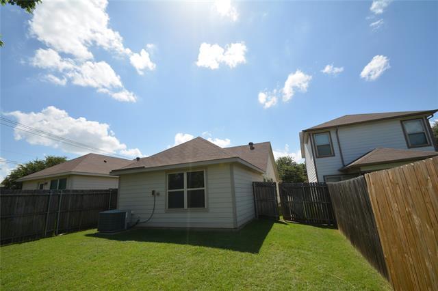 Foto del edificio - 853 Village Point Ln