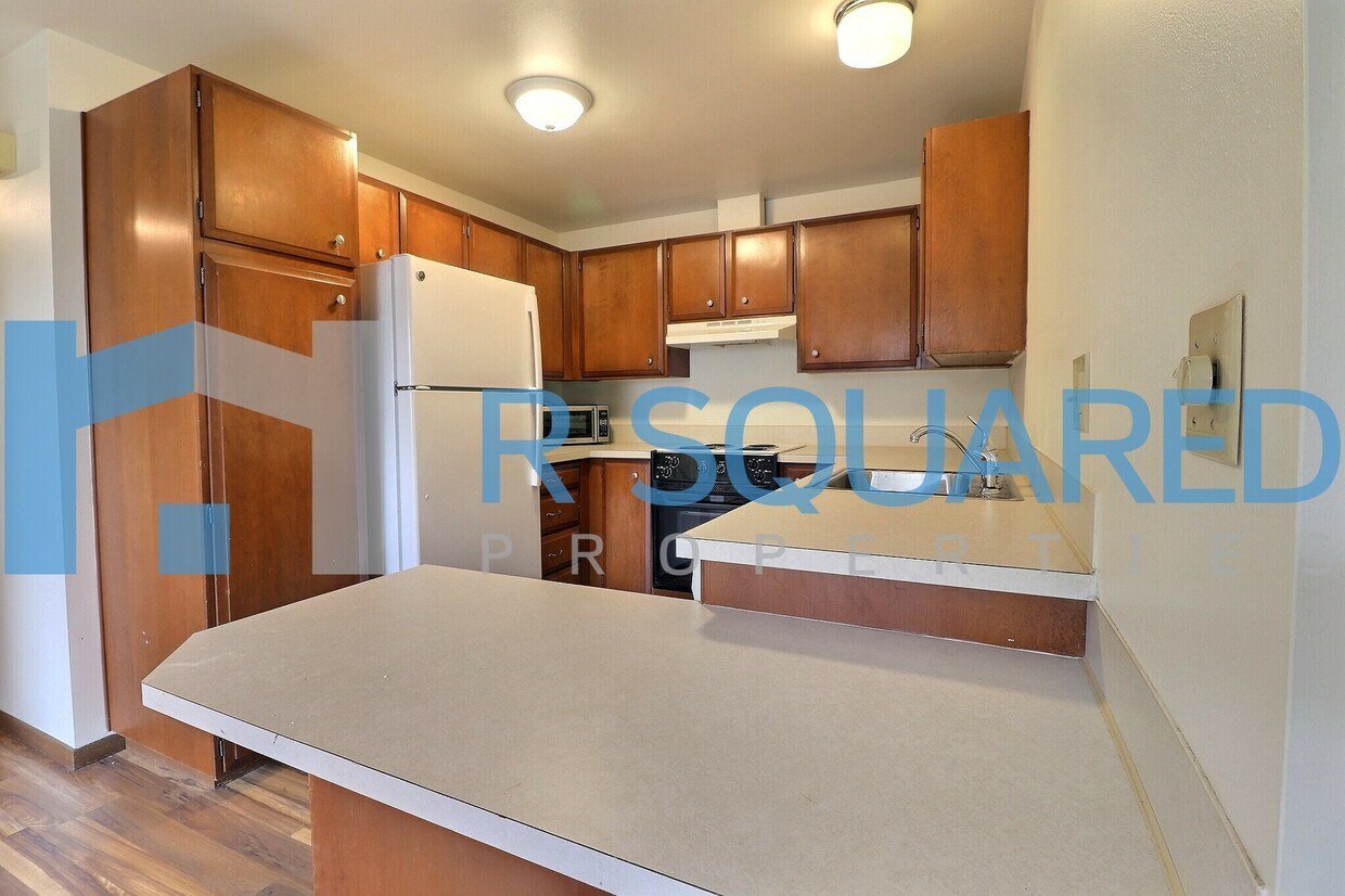 Primary Photo - 323 2nd Ave S