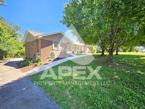 Building Photo - 7306 Deane Hill Dr