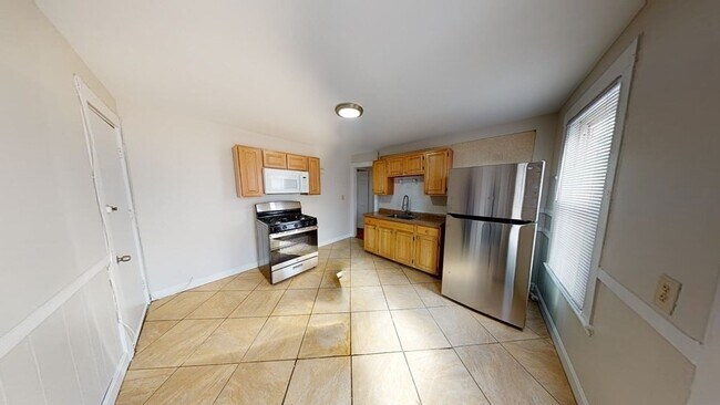 Building Photo - 109 Capen St