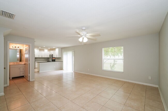 Foto del edificio - 3 BR/2.5BA | Newly Renovated Single Family Home | 2-Car Garage | Fenced backyard | In Ashley Pines!