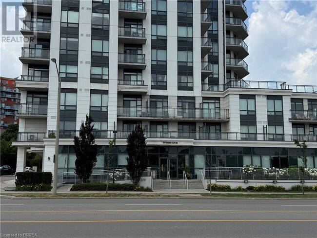 Building Photo - 840 Queens Plate Dr