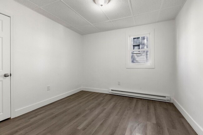 Building Photo - 77 Bellevue Ave