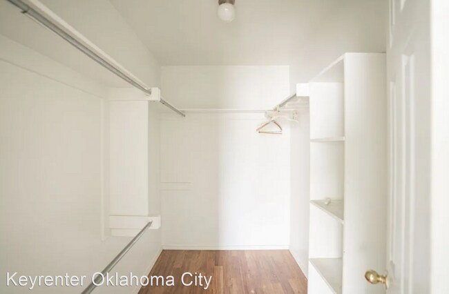 Building Photo - 3 br, 2 bath House - 1017 Kenwood Dr