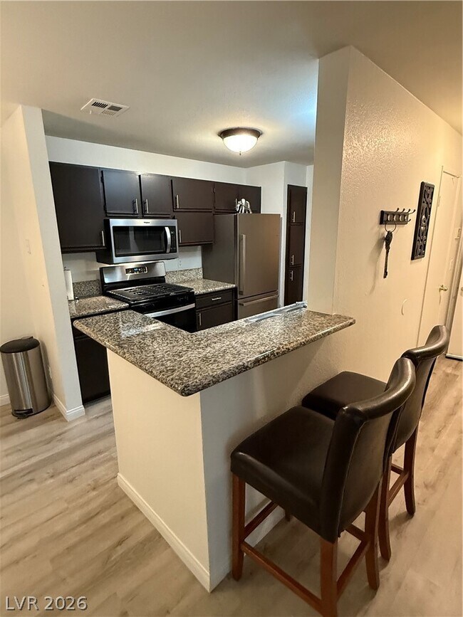 Foto del edificio - 2200 S Fort Apache Rd