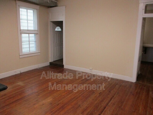 Building Photo - 611 Baxter Ave