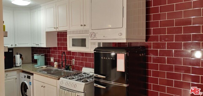 Foto del edificio - 589 Friendly Ln