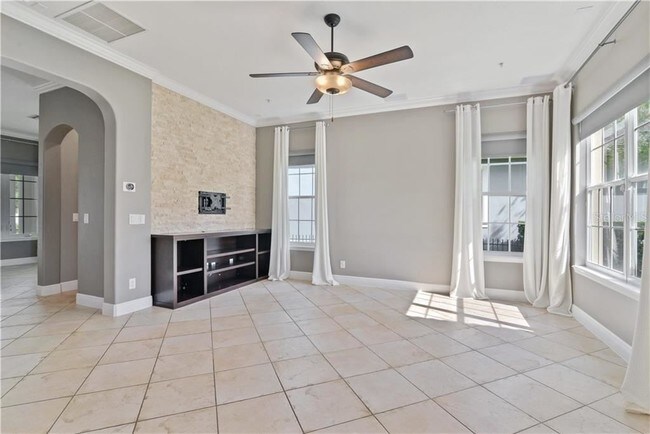 Building Photo - 4 br, 2.5 bath House - 1546 Hanks Ave