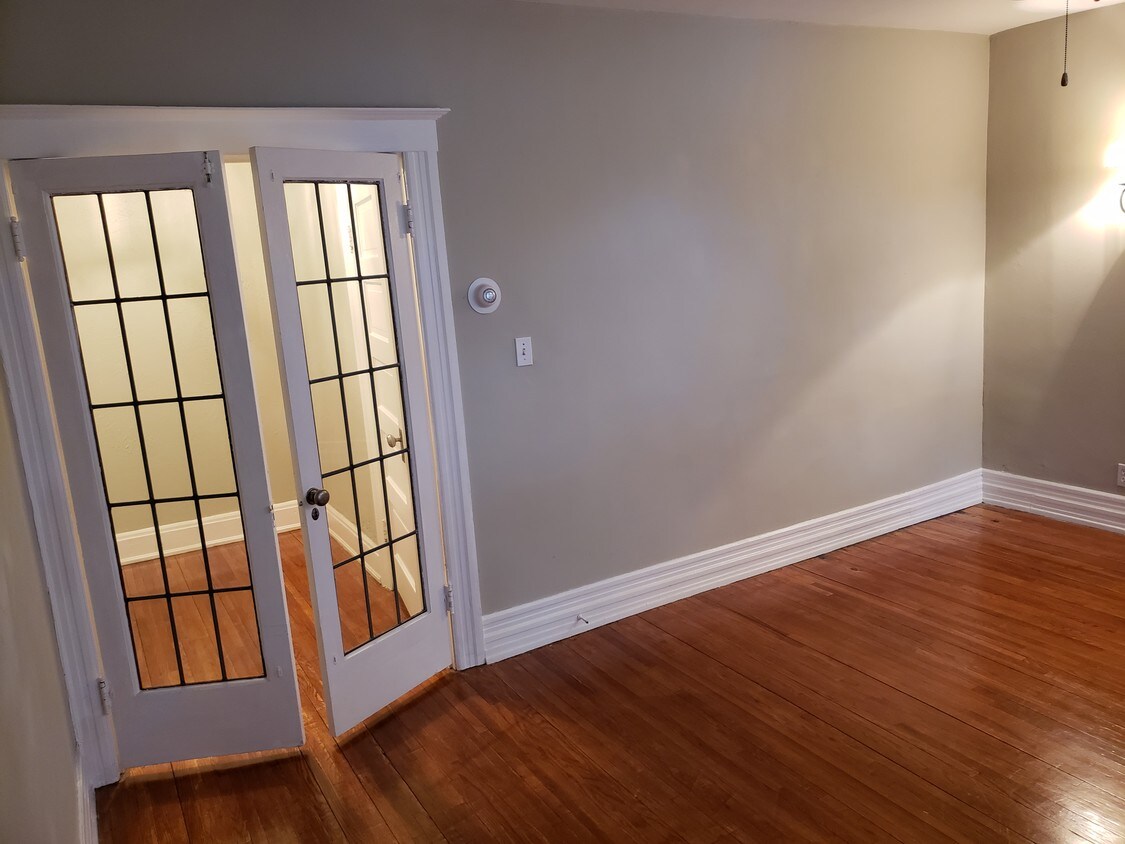 Foto principal - 2135 Scottwood Ave