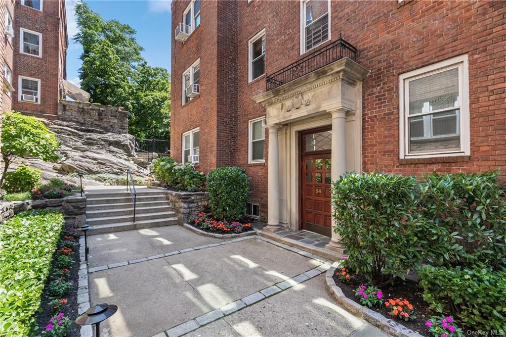 Foto principal - 54 Sagamore Rd