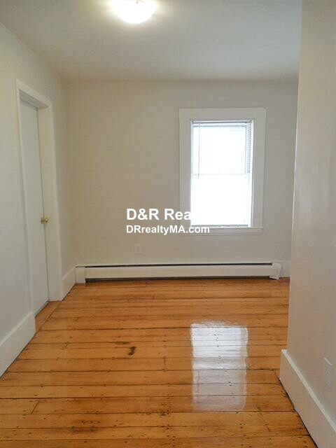 Building Photo - 10 Smith Ave