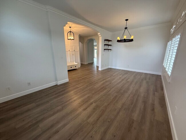 Foto del edificio - Stunning NW Bakersfield Home