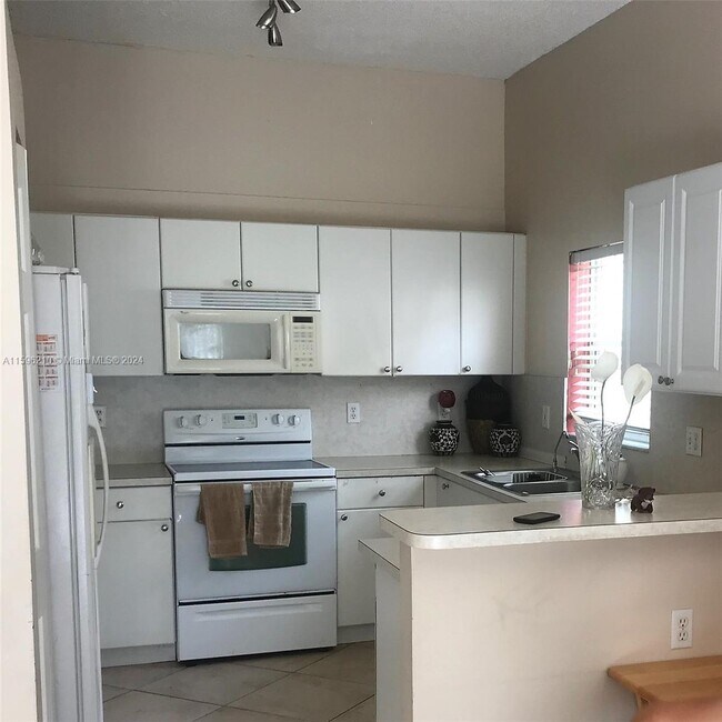 Foto del edificio - 690 SE 29th Dr