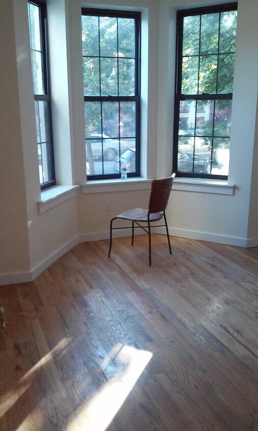 Primary Photo - 1283 Bushwick Ave