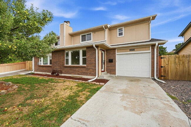 $2,495.95, 3 bed, 2.5 bath, located in Westminster with a large backyard. - $2,495.95, 3 bed, 2.5 bath, located in Westminster with a large backyard. Apartment
