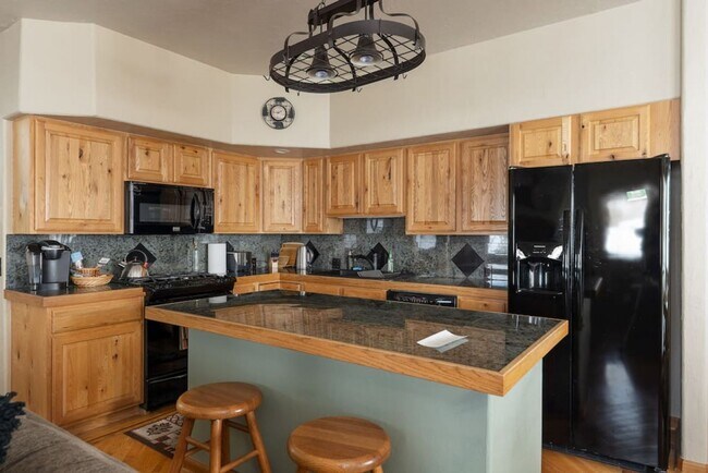 Foto del edificio - Powder Valley Townhome with Garage