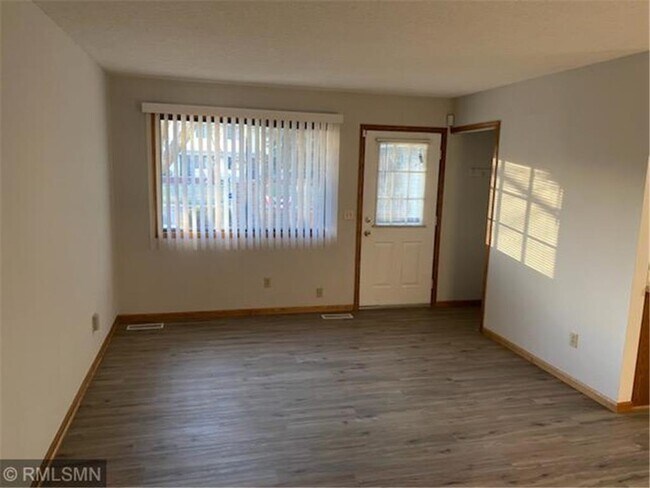 Foto del edificio - 2614 Brookdale Ln