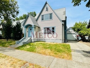 Building Photo - 327 E 15th Ave
