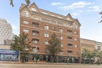 Building Photo - 543 Main St