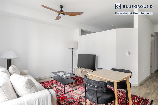 Foto del edificio - 221 SW 12th St