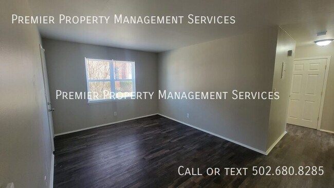 Foto del edificio - 6603 Strawberry Ln